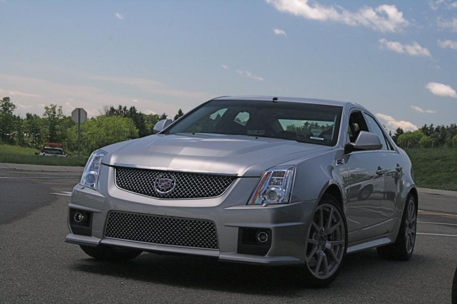  Cadillac CTS-V Coupe 2010 года  (фото 283 из 315)